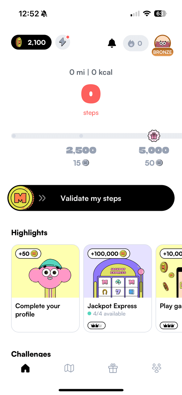 Captura de ecrã da aplicação móvel Macadam exibindo tarefas disponíveis, atividades e oportunidades de recompensa