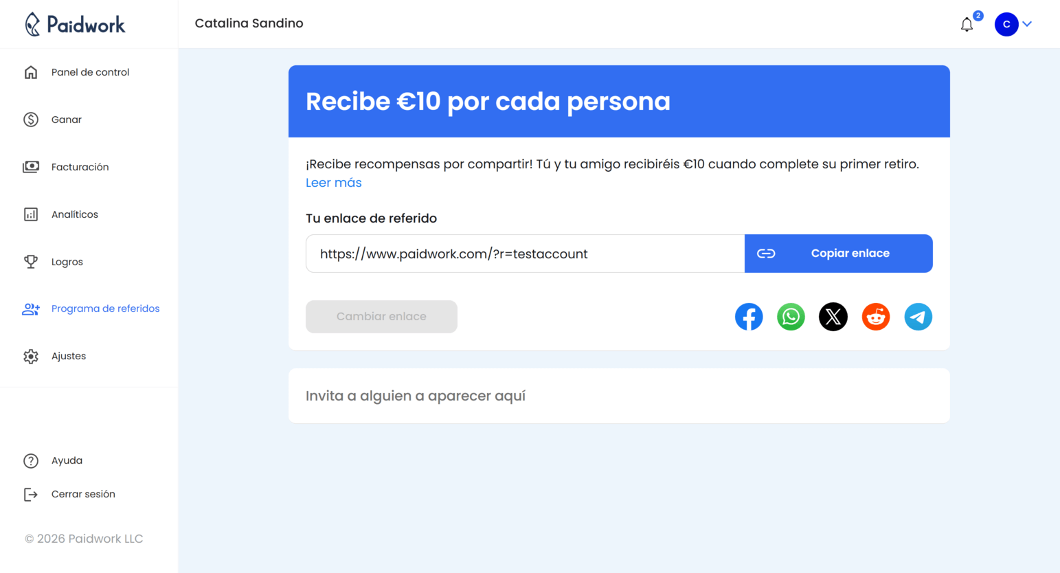 Página de referidos de Paidwork que muestra enlace de referido único, seguimiento de referidos y ganancias por referidos